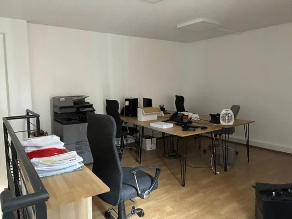 Bureau à louer à Paris (75011)