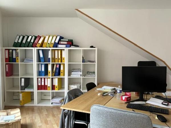 Bureau à louer à Paris (75011)