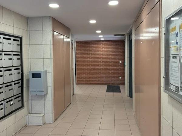 Bureau à louer à Paris (75011)