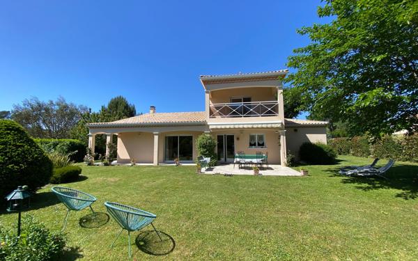 Maison à vendre    3 pièces •  Les Mathes