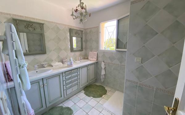 Maison à vendre    3 pièces •  Les Mathes