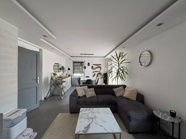 Vente                                                      Appartement
                        
                     3 pièces                      70 m2                     à Colmar