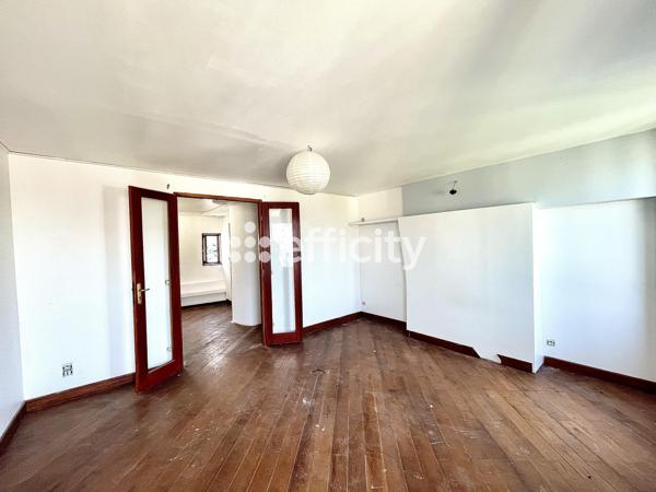 Maison
         9 pièces
        - 220 m² Exclusivité 1 071 000 € *