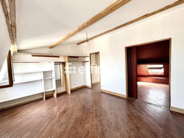 Maison
         9 pièces
        - 220 m² Exclusivité 1 071 000 € *