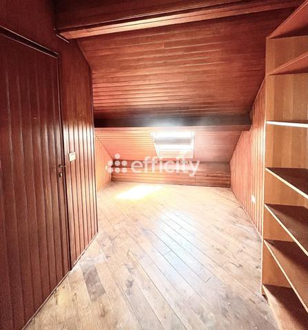 Maison
         9 pièces
        - 220 m² Exclusivité 1 071 000 € *