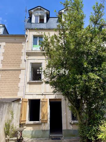 Maison
         9 pièces
        - 220 m² Exclusivité 1 071 000 € *