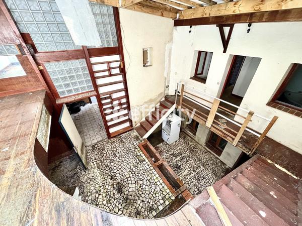 Maison
         9 pièces
        - 220 m² Exclusivité 1 071 000 € *