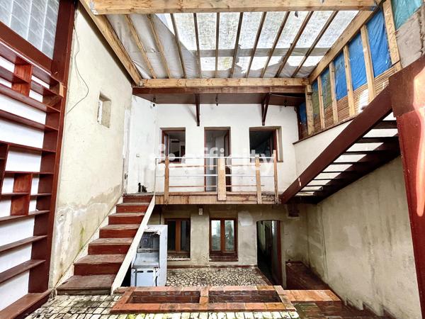Maison
         9 pièces
        - 220 m² Exclusivité 1 071 000 € *