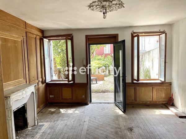 Maison
         9 pièces
        - 220 m² Exclusivité 1 071 000 € *