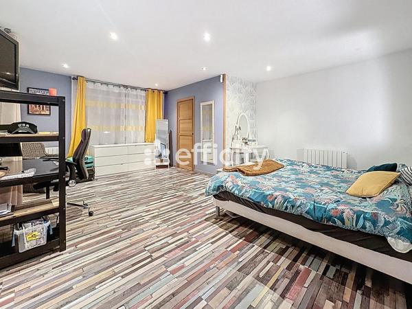 Maison
         6 pièces
        - 170 m²