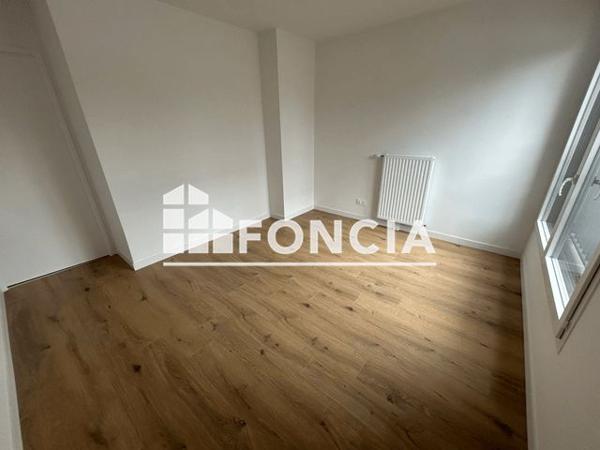 Location Appartement 3 pièces 65.2 m² - 9 RUE RAYMOND LOUVIOT Neuilly Plaisance 93360