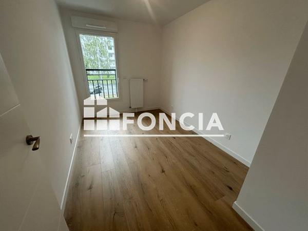 Location Appartement 3 pièces 65.2 m² - 9 RUE RAYMOND LOUVIOT Neuilly Plaisance 93360