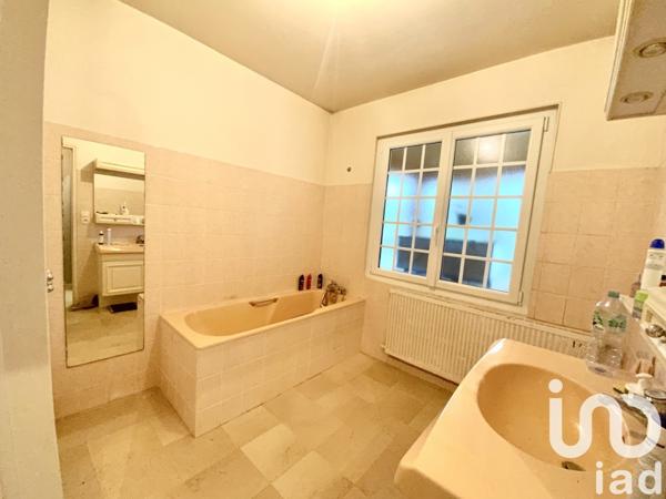 Maison traditionnelle 6 pièces de 214 m² à Romorantin-Lanthenay (41200)