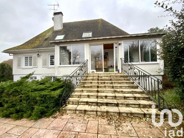 Maison traditionnelle 6 pièces de 214 m² à Romorantin-Lanthenay (41200)