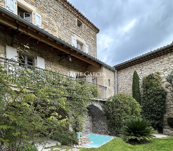 A vendre- Maison de village avec bassin- entre Uzès et Alès