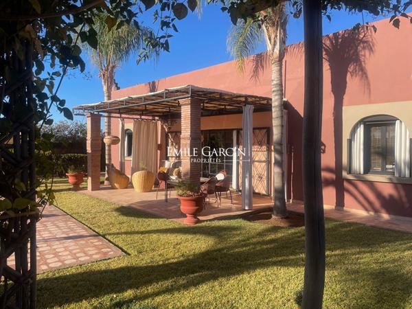À vendre maison de campagne sur la route de Fès à Marrakech