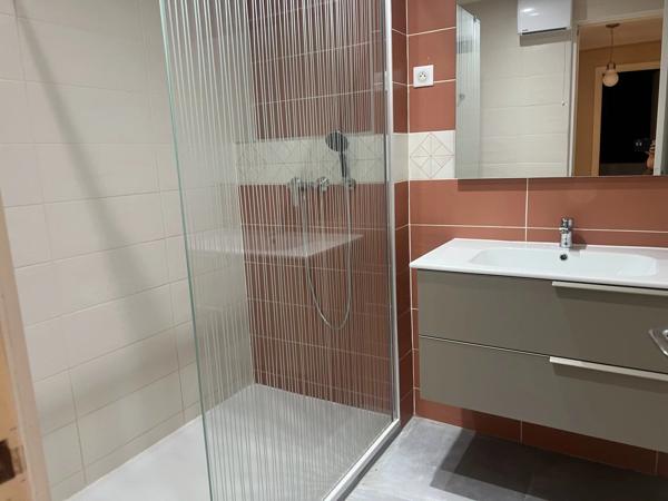 Vente                                                      Appartement
                        
                     4 pièces                      84 m2                     à Perpignan