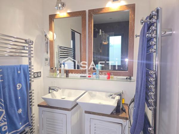 Maison Contemporaine  d'environ 196 m² sur un terrain de 700 m² à BETTON