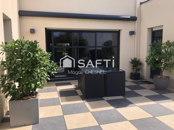 Maison Contemporaine  d'environ 196 m² sur un terrain de 700 m² à BETTON