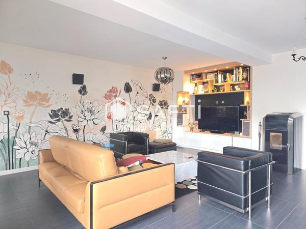 Maison Contemporaine  d'environ 196 m² sur un terrain de 700 m² à BETTON