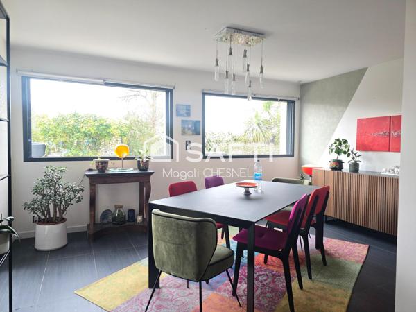 Maison Contemporaine  d'environ 196 m² sur un terrain de 700 m² à BETTON