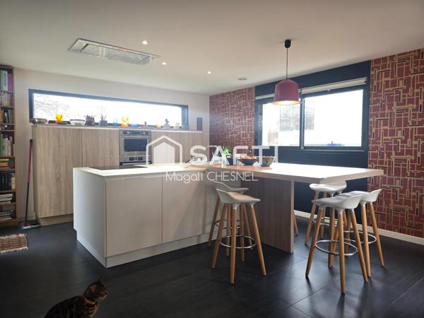 Maison Contemporaine  d'environ 196 m² sur un terrain de 700 m² à BETTON