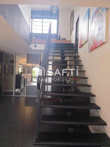 Maison Contemporaine  d'environ 196 m² sur un terrain de 700 m² à BETTON