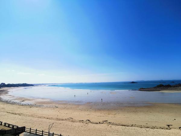 Maison familiale proche de la plage à Saint-Malo avec vues vers la mer