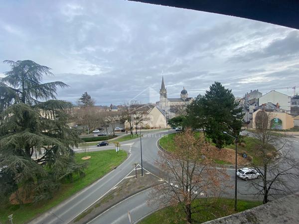 Appartement type 4, meublé, proche centre ville