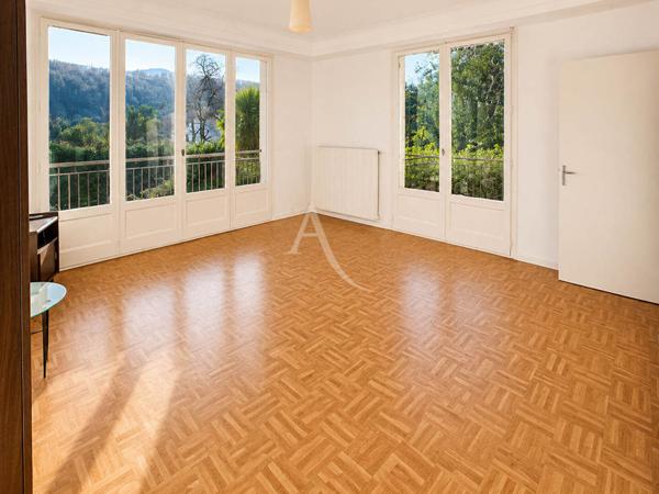 Billère - T1 lumineux avec 2 balcons, parking en sous-sol et grande cave