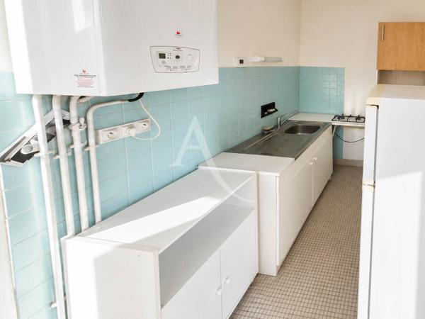 Billère - T1 lumineux avec 2 balcons, parking en sous-sol et grande cave