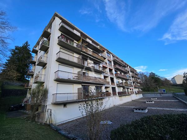 Billère - T1 lumineux avec 2 balcons, parking en sous-sol et grande cave