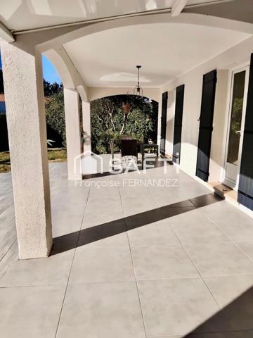 Villa T6 avec piscine et dépendance