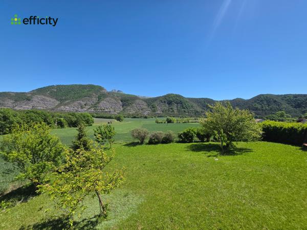 Maison
         8 pièces
        - 245 m² Exclusivité 400 000 € *