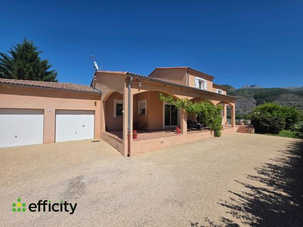 Maison
         8 pièces
        - 245 m² Exclusivité 400 000 € *