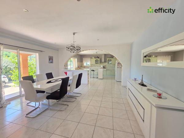 Maison
         8 pièces
        - 245 m² Exclusivité 400 000 € *