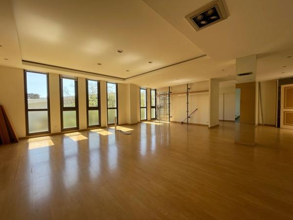 Grand Bureau 116m2 à vendre MOUGINS (06) - libre de suite