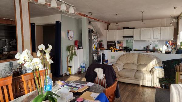 MORBIHAN, Méneac, Maison de village mitoyenne de 4 chambres avec un fort potentiel