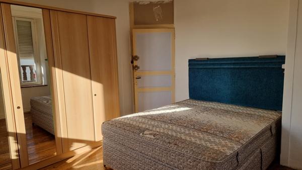 MORBIHAN, Méneac, Maison de village mitoyenne de 4 chambres avec un fort potentiel