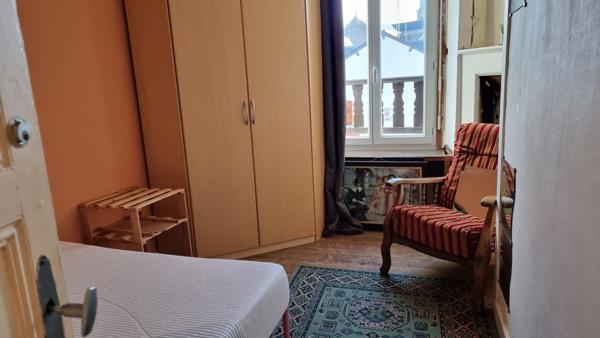 MORBIHAN, Méneac, Maison de village mitoyenne de 4 chambres avec un fort potentiel