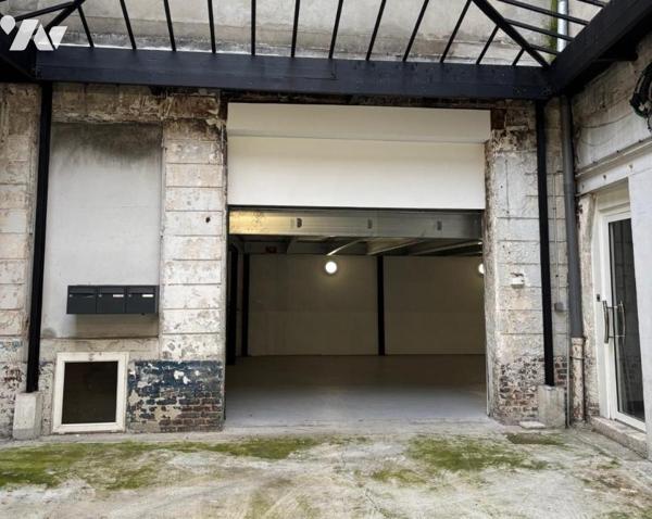 Roue-rue Cauchoise local commercial avec grande cave.