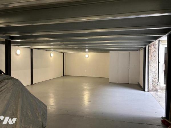 Roue-rue Cauchoise local commercial avec grande cave.