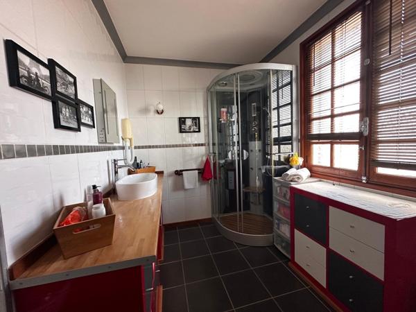 Maison familiale 160 m² hab. - Garage - Sous-Sol - Piscine