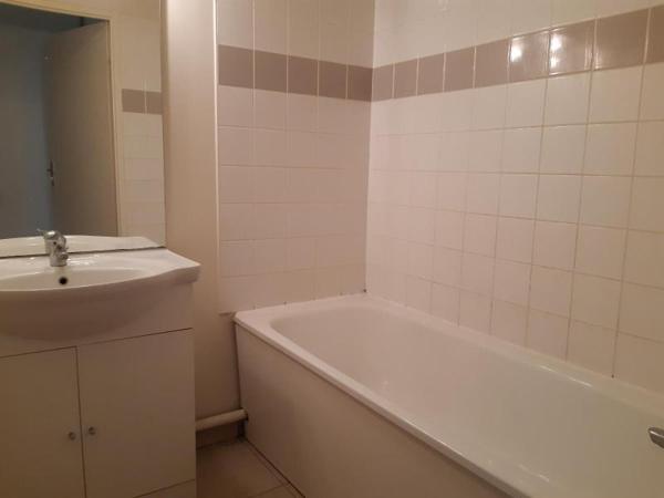 Appartement à louer 2 pièces 53.6m²