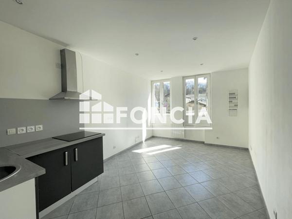 Location Studio 22.7 m² - 18 AVENUE DE PAVIOT Voiron 38500