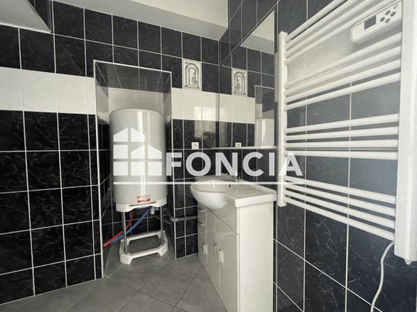 Location Studio 22.7 m² - 18 AVENUE DE PAVIOT Voiron 38500