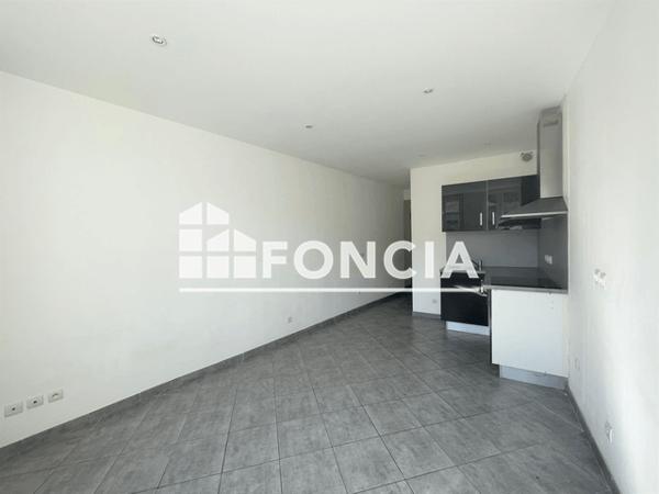 Location Studio 22.7 m² - 18 AVENUE DE PAVIOT Voiron 38500
