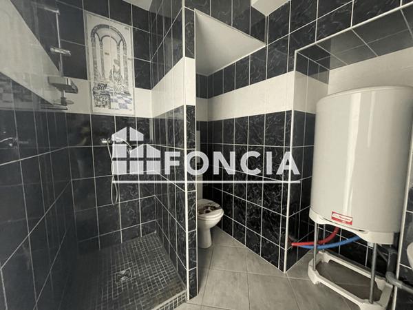 Location Studio 22.7 m² - 18 AVENUE DE PAVIOT Voiron 38500