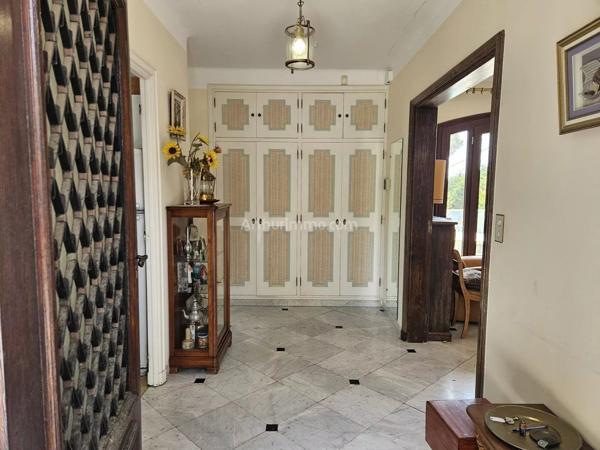Vente                                                      Villa
                        
                     5 pièces                      140 m2                     à Saint-Raphaël