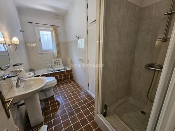 Vente                                                      Villa
                        
                     5 pièces                      140 m2                     à Saint-Raphaël